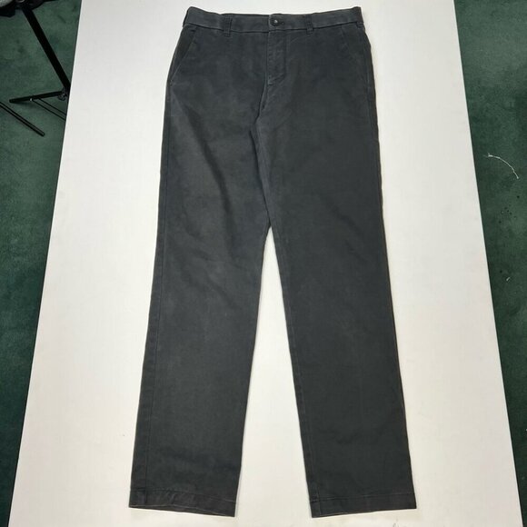 Izod Mens Chino Pants Solid Black Pockets Twill Flat Front Classic Fit 32x32.75" - Picture 1 of 11